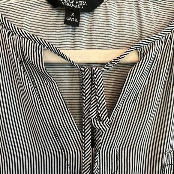 Vera Wang Black White Striped Blouse Floral Embroidered Sleeves Women's S EUC - Picture 3 of 5